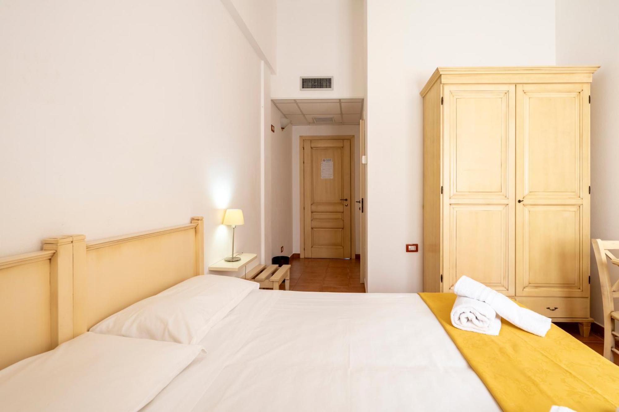 Hotel Marie Claire Ланузеи Экстерьер фото